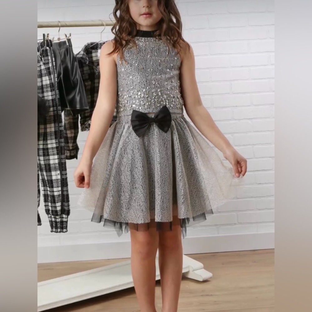 Ooh! La, La! Couture Sparkling Girls 2 piece outfit - size 4T/ 4